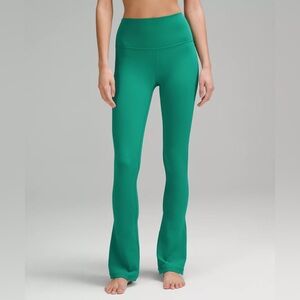 lululemon Align™ High-Rise Mini-Flare Pant
Regular EUC